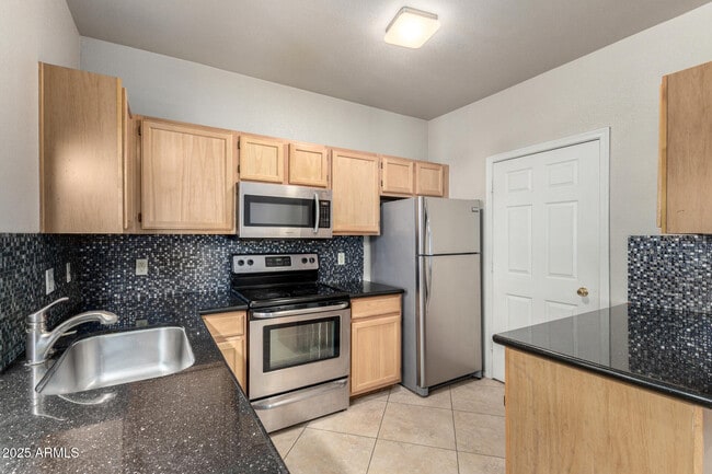 Building Photo - 5401 E Van Buren St