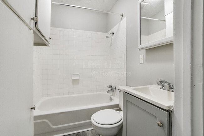 Building Photo - 4110 La Salle Ave