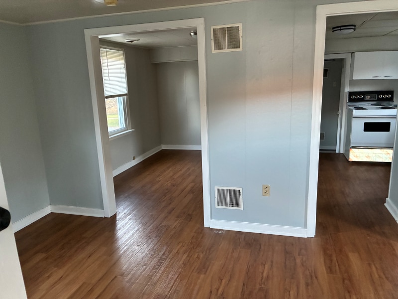 Building Photo - 429 Camp Strauss Rd