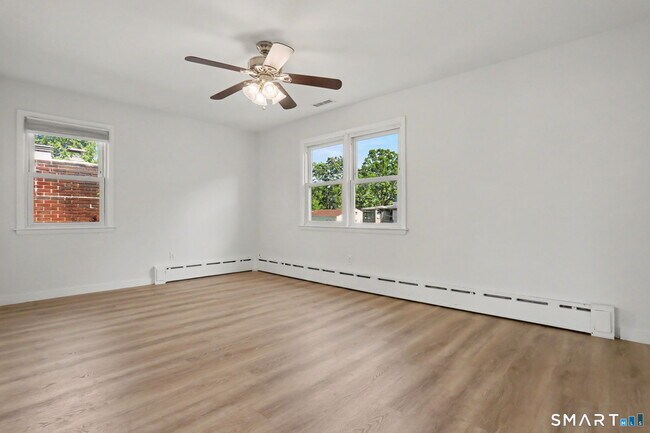 Building Photo - 92 Burwood Ave