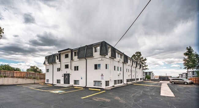 Building Photo - 3604 E Uintah St