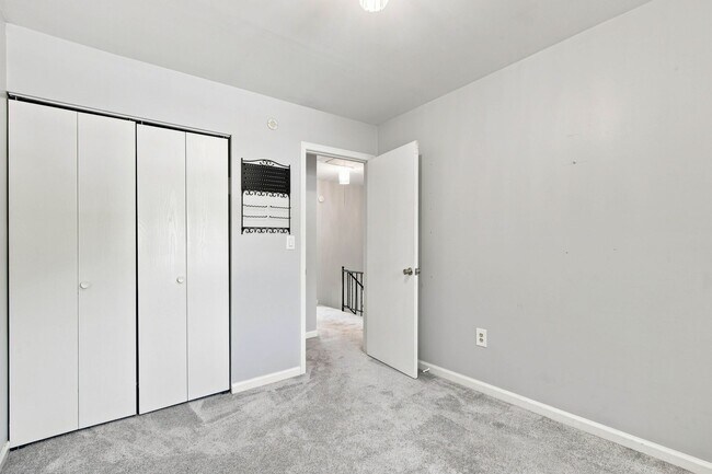 Building Photo - 1008 Cloverton Dr