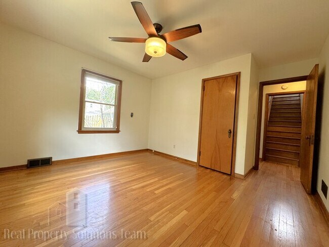 Building Photo - Beautiful home in Clintonville