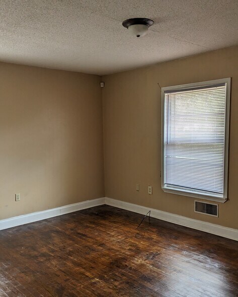 master bedroom - 1708 12th Ave