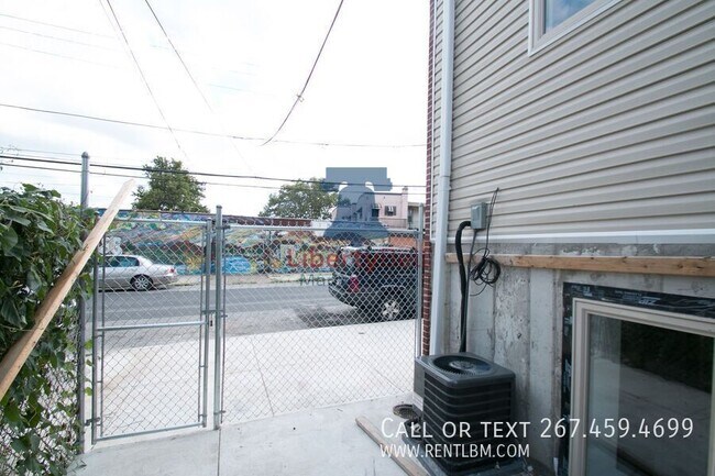 Building Photo - 1401 N Felton St