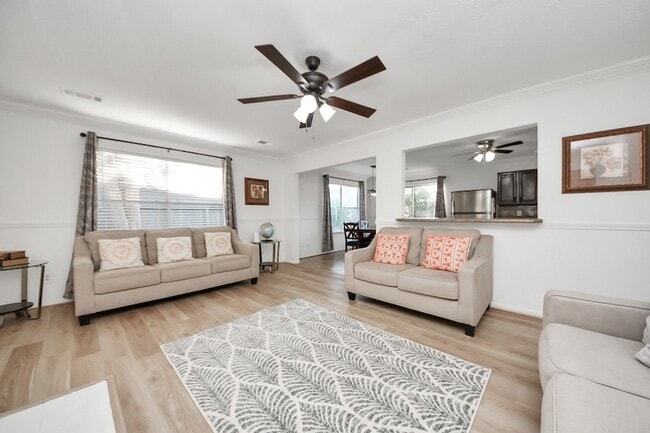 Building Photo - 20403 Blue Juniper Dr