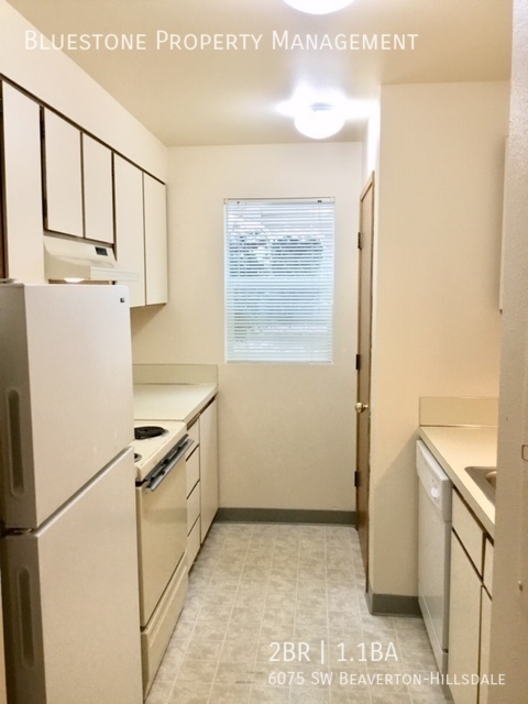 Building Photo - Two Bedroom w/ Washer & Dryer in unit