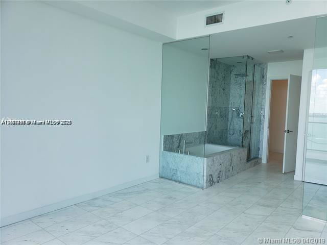 Building Photo - 480 NE 31st St