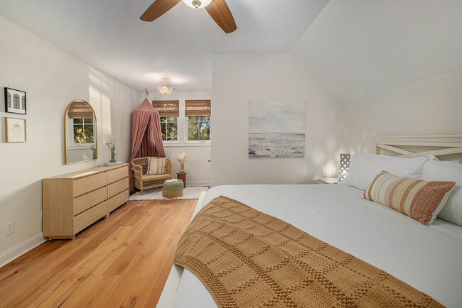 Building Photo - 133 McKelvey Pl