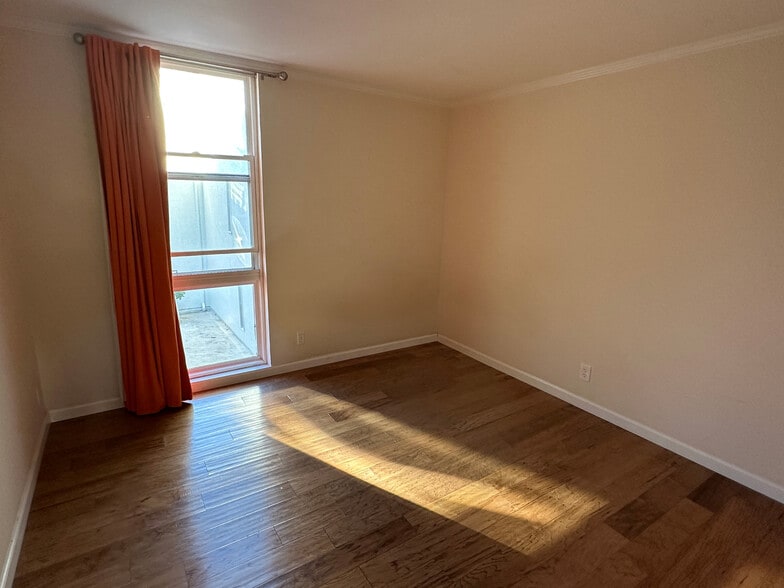2nd Bedroom - 250 Whitmore St