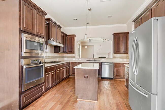 Building Photo - 2817 Shadow Woods Ct