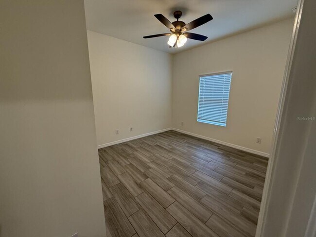 Building Photo - 397 Baytree Dr