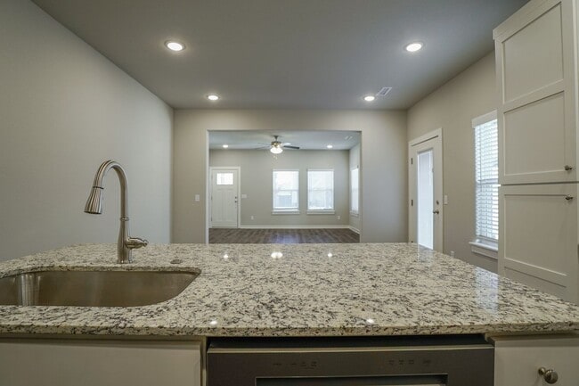 Building Photo - Now Preleasing