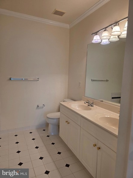 Building Photo - 43134 Watercrest Square