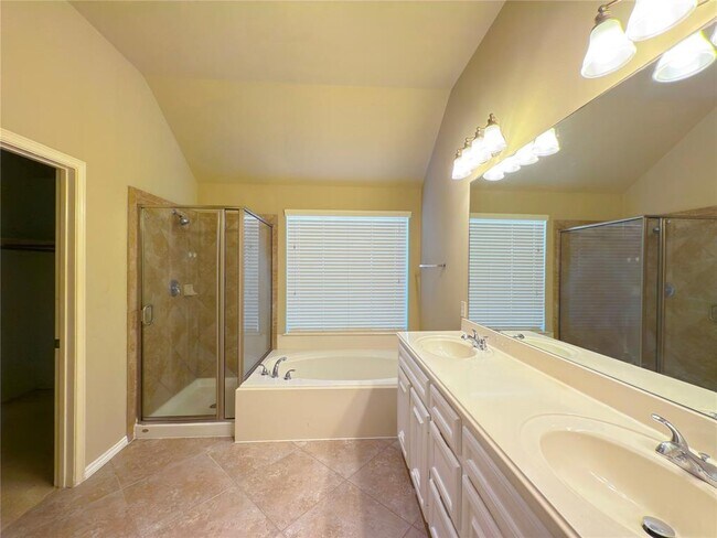 Building Photo - 11007 Witherspoon Dr