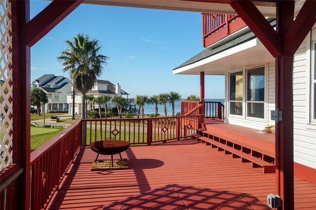 Building Photo - 16619 Bayfront Dr