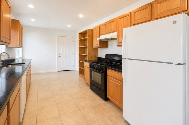 Building Photo - LARGE 4 Bedroom Home on Mesita! (Enclosed Back Yard!!)