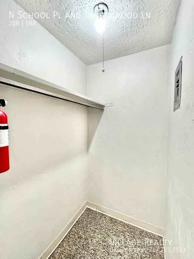 Building Photo - 343 N School Pl