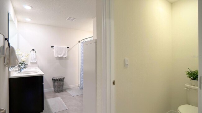 Building Photo - 7011 SW 136th Ln