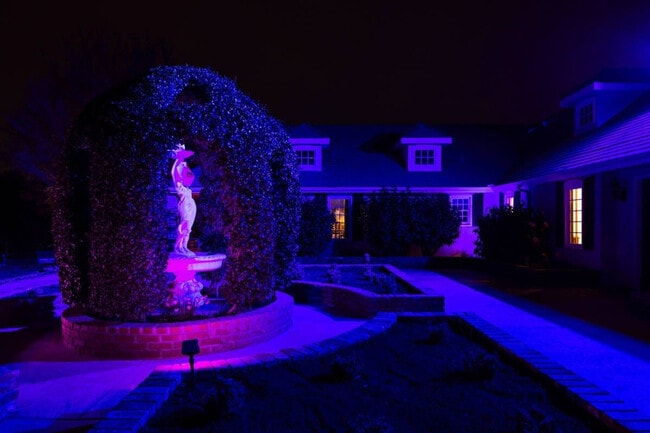 Building Photo - 30185 Vía Maria Elena