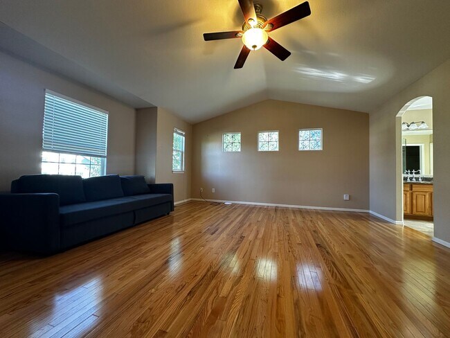 Building Photo - Beautiful four bedroom home in Arvada!