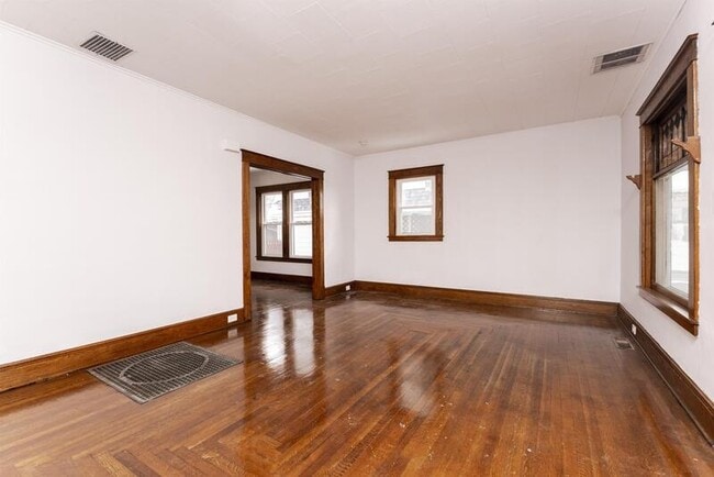 Building Photo - 645 Pawling Ave