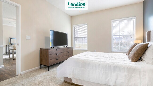 Building Photo - 4610 Crowne Lake Cir