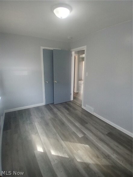 Building Photo - 5247 Old Oxford Ln