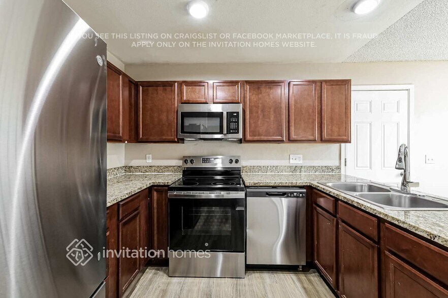 Building Photo - 20355 E Buchanan Dr