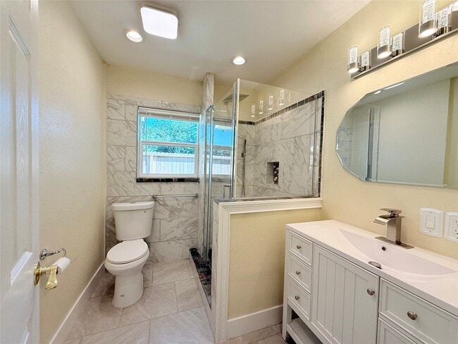 Building Photo - 207 Tidwell Rd