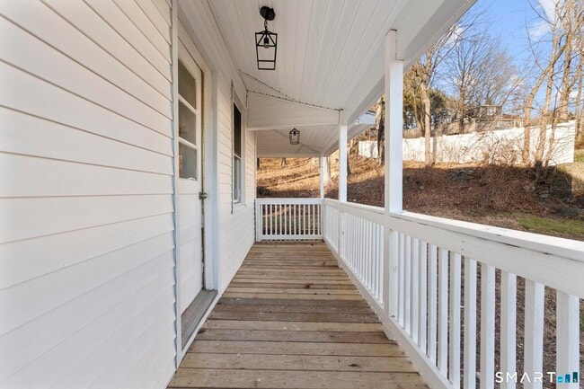 Building Photo - 93 Sunnyside Ave