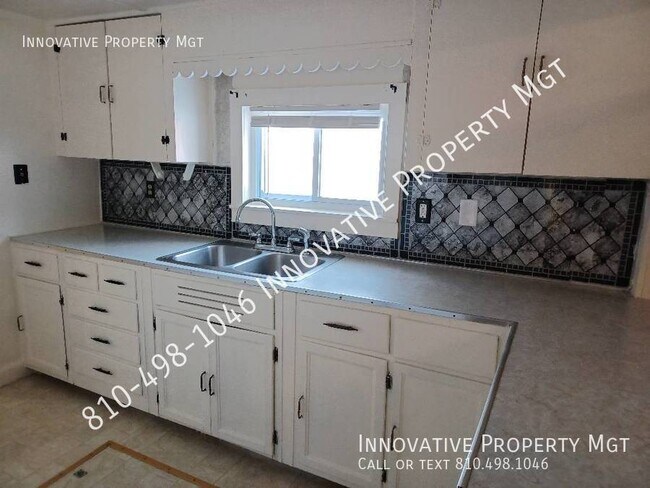 Building Photo - 1097 Bridge St