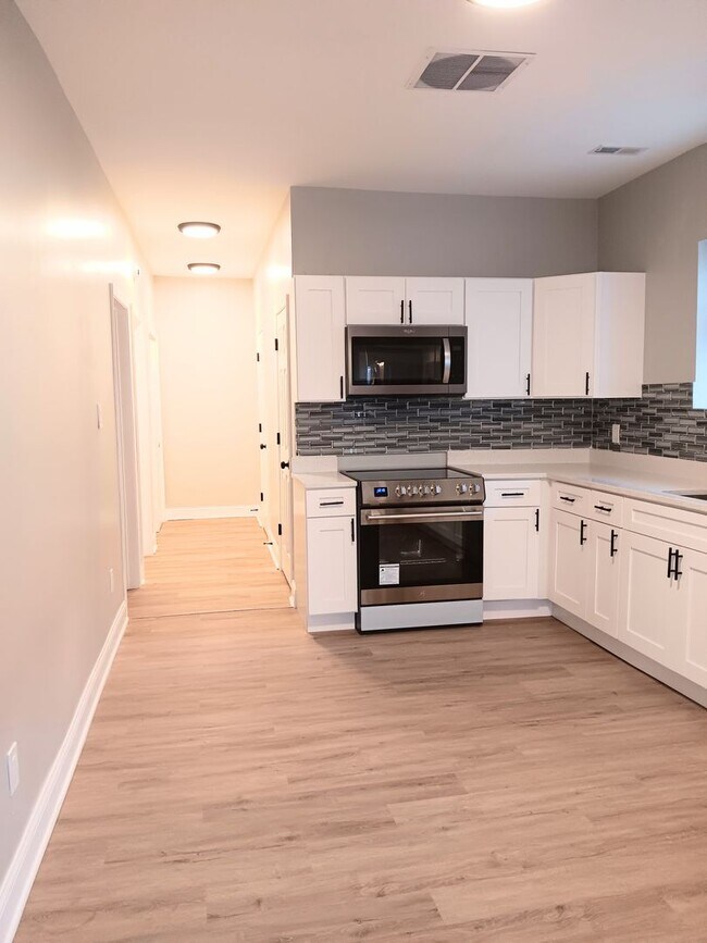 Building Photo - 3721 Main St