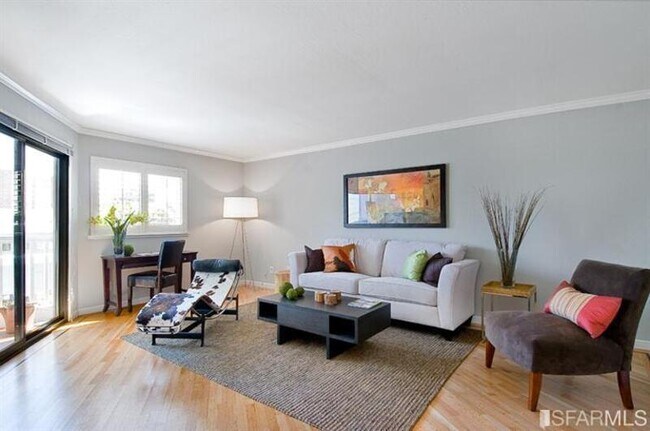 Building Photo - 2662 Bush St