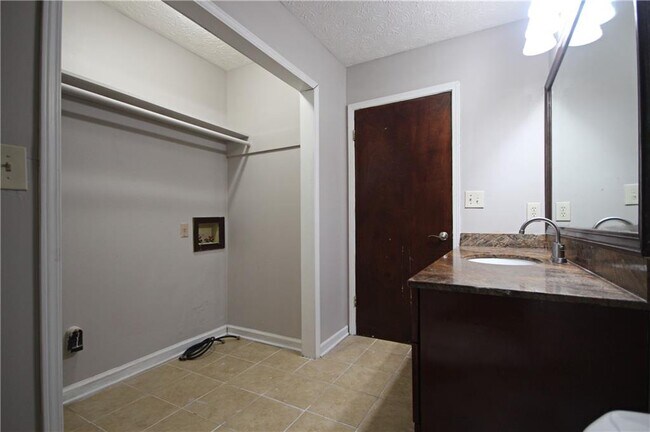 Building Photo - 3310 Chastain Crossing NW