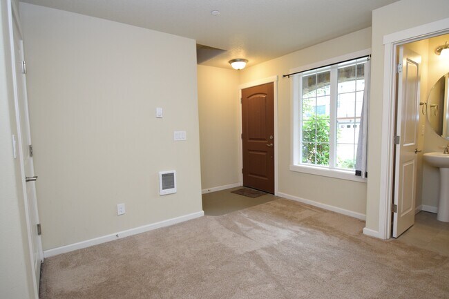 Building Photo - 15154 NW Fig Ln