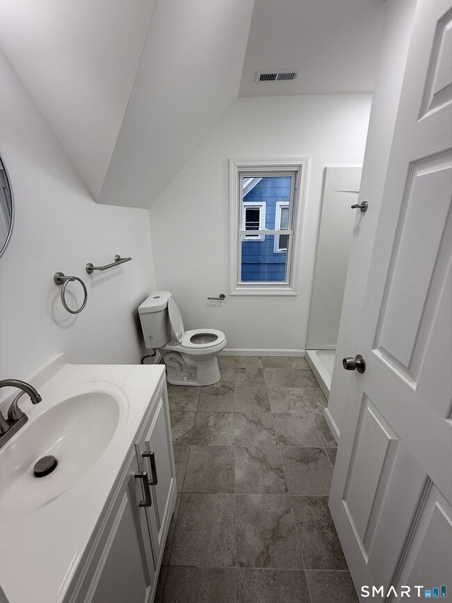 Building Photo - 10 Cross St