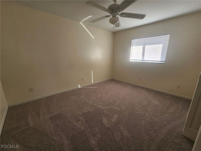 Building Photo - 3514 SE Santa Barbara Pl