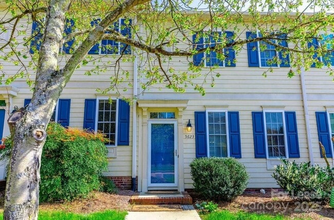 Primary Photo - 5623 Fetzer Ave NW