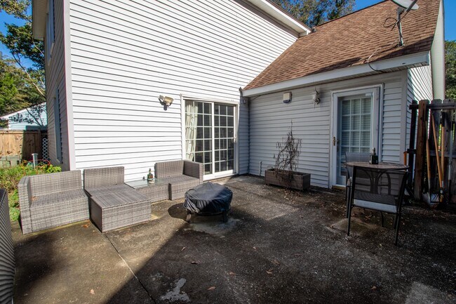 Building Photo - 1711 Orange Grove Shores Dr