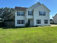 Building Photo - Large 3 bed 2.5 bath home in Murfreesboro with large fenced in yard backed up to green space