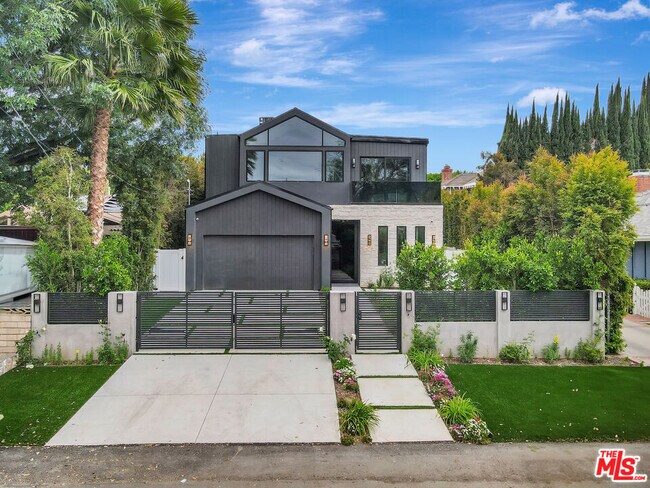 Building Photo - 15602 Morrison St