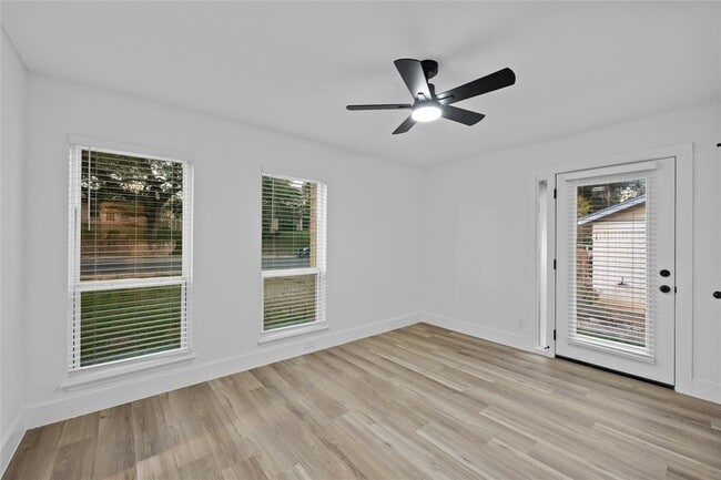 Building Photo - 5809 Cherry Creek Dr