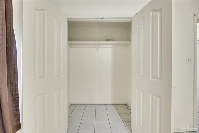 Building Photo - 20 Via Sol Dr