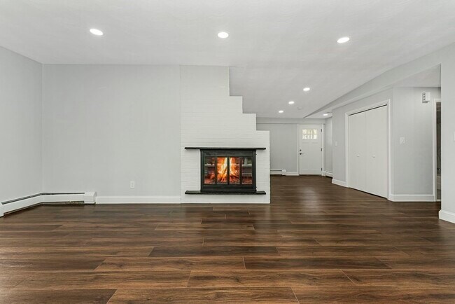 Building Photo - 57 Sloane Dr