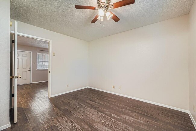 Building Photo - 4405 Avenue A