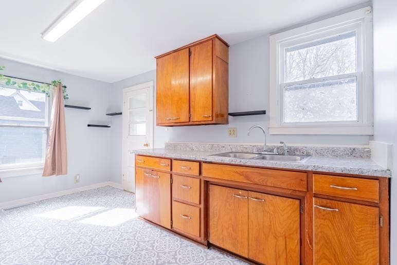 Building Photo - 721 E Cemetery Ave