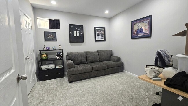 Building Photo - Welcome to this 3 bedroom 3 Bull Bathroom home with a Basement
