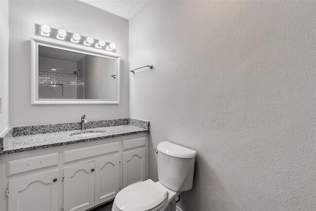 Building Photo - 507 Hilltop Ln