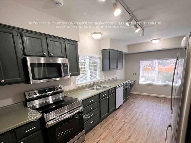 Building Photo - 9731 Burntwood Ct